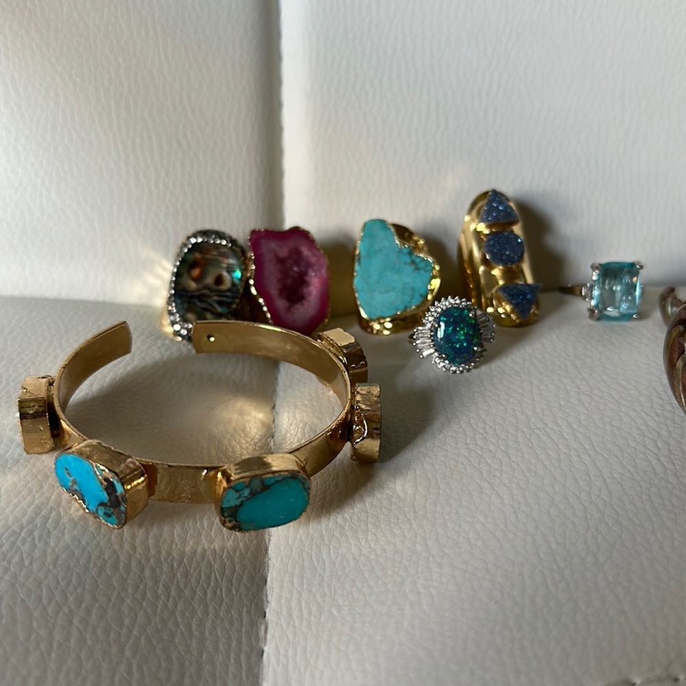 Costume jewelry rings & bracelets